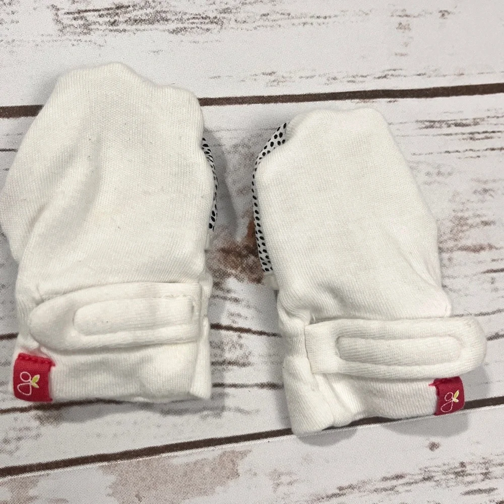 Baby Scratch Mittens‎ Animal Print - White and Green